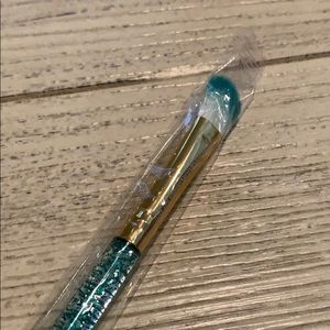 slmissglam E61 angled eye glitter brush